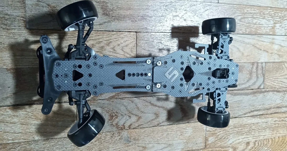 Sakura D5 chassis wheel base